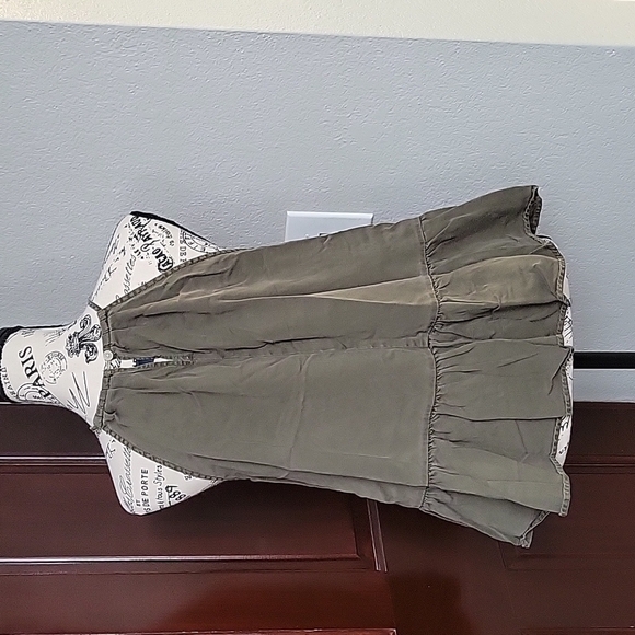 OLIVE green ruffled tank top size medium - Picture 3 of 5